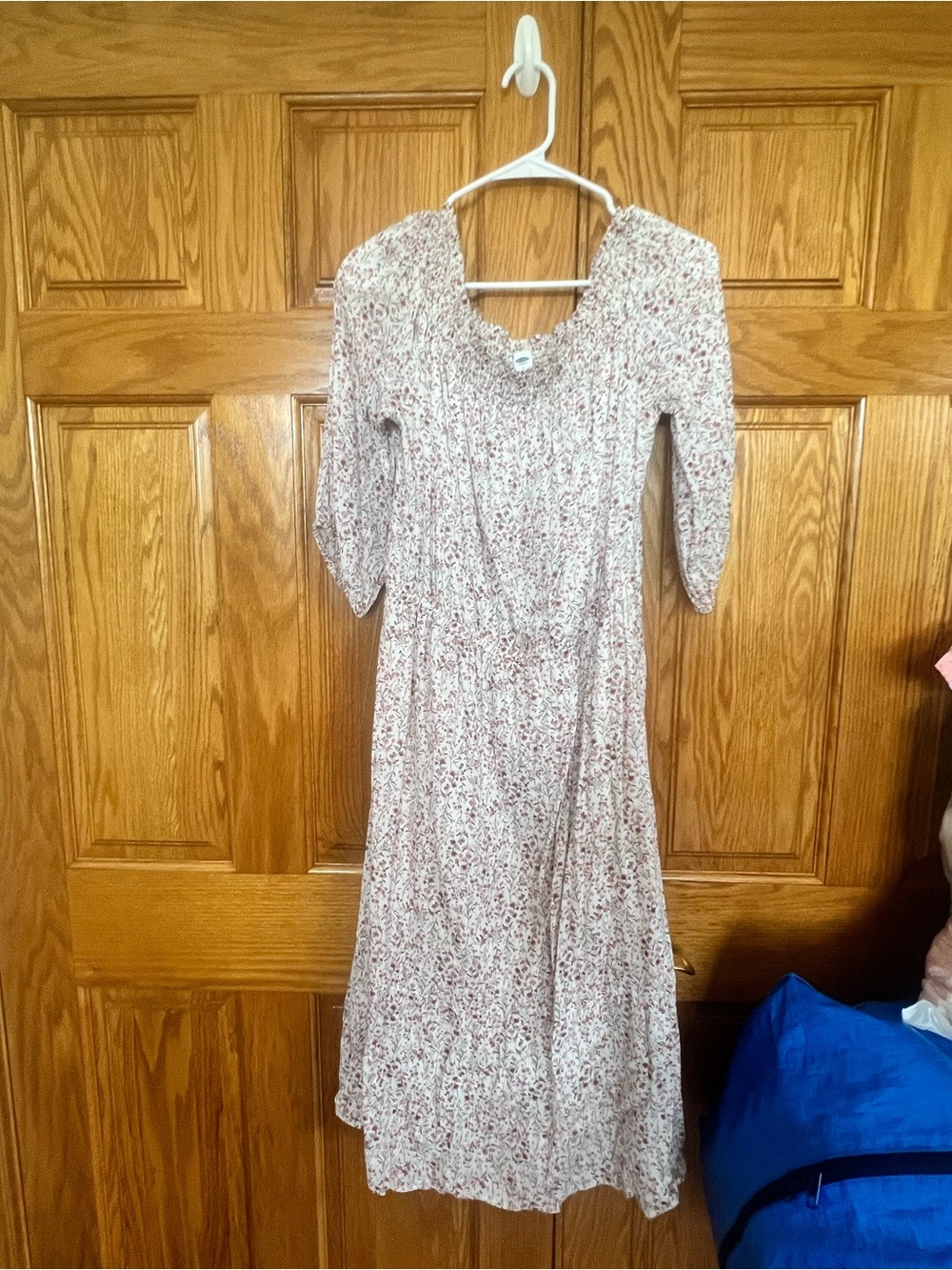 Old Navy - Floral Peasant Off the Shoulder Cottagecore Dress in Cream and Red